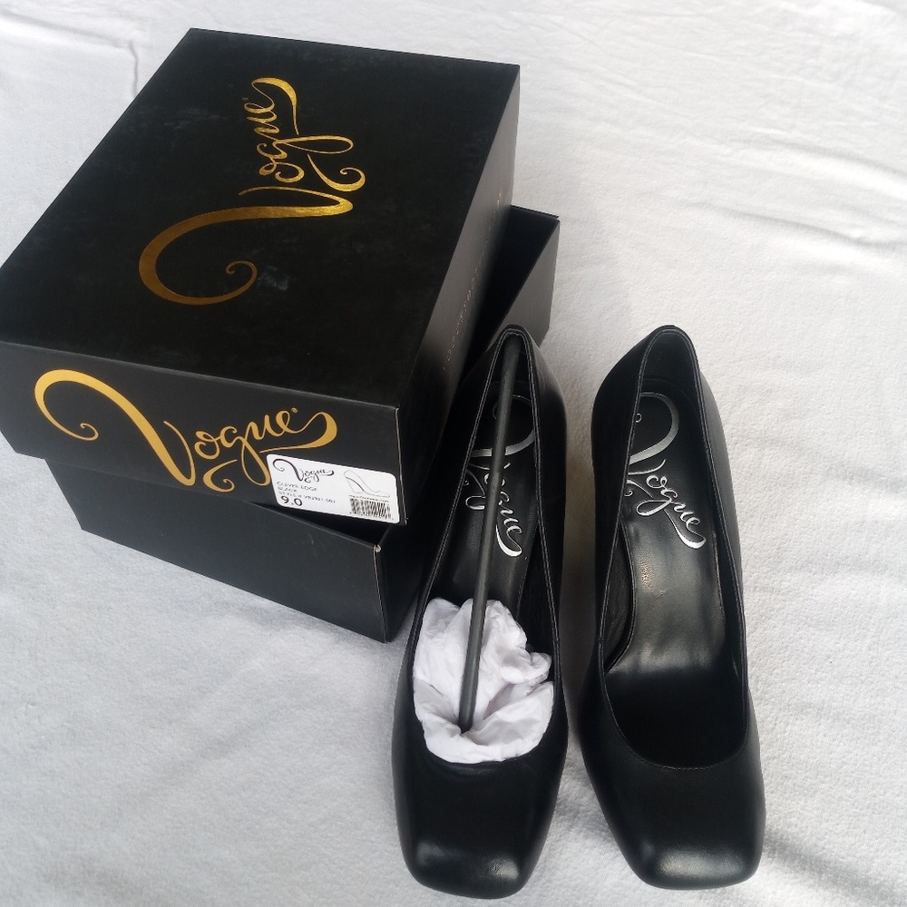 Shoes - Picture 3 of 4